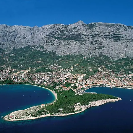 Luna Makarska